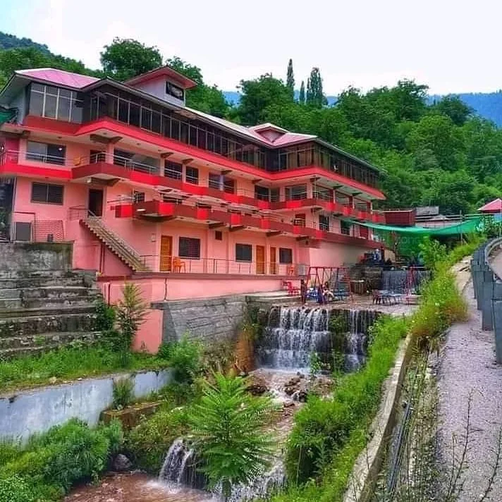 Ahsania Hotel in Kawai village on the Kaghan route